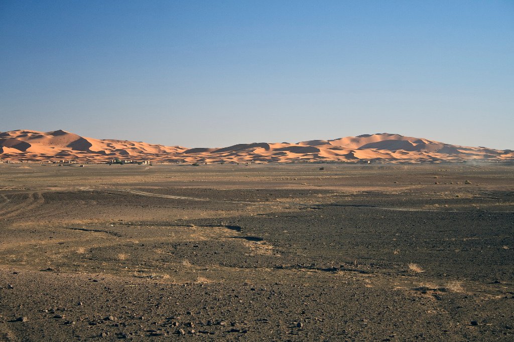 10-A date palm orchard in the valley of the Ziz.jpg - The sanddune of Erg Chebbi